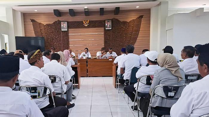 Ratusan Kades di Kabupaten Lamongan Jawa Timur, Menggelar Rapat Koordinasi Penolakan Kerja Sama Dengan LSM