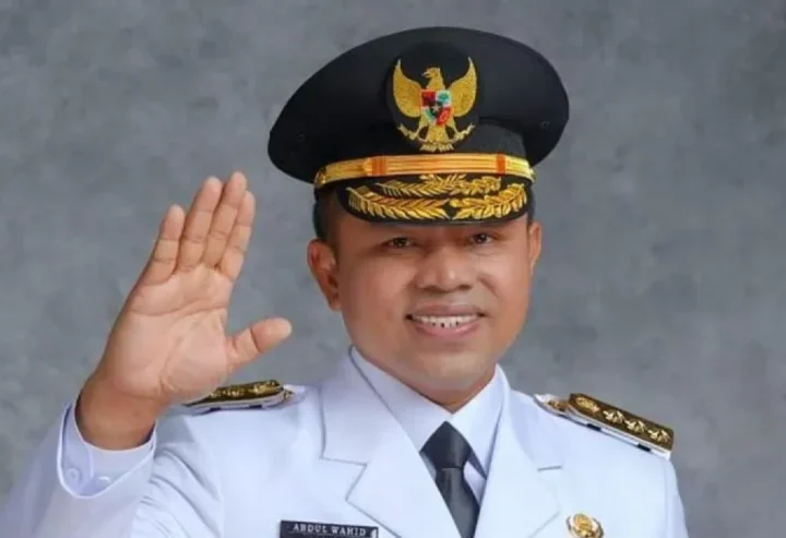 Abdul Wahid Gubernur Riau Abdul Wahid yang Terjaring OTT, Hari ini Dibawa KPK ke Jakarta