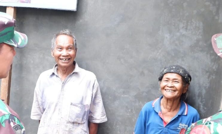 Senyum Bahagia Yang Dirasakan Mbah Jemu, Berkat TMMD 126 Kodim Pacitan Rumahnya Berdiri Kokoh