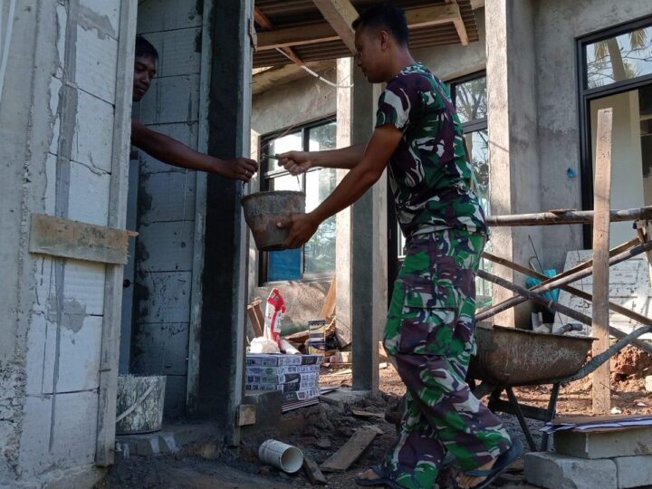 Satgas TMMD ke 126 Kodim Pacitan Dalam Pembuatan Kamar Mandi Mushola Mencapai Progres 90 Persen  