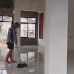 Satgas TMMD 126 Desa Petungsinarang Tuntas Pemasangan Keramik Mushola Nurul Huda