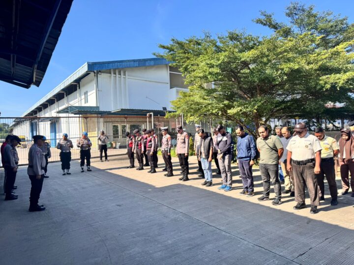 Polsek Cikupa Gelar Apel Pengamanan Aksi Unjuk Rasa FSPMI Tangerang Raya di PT. Sinarintan Putranusa