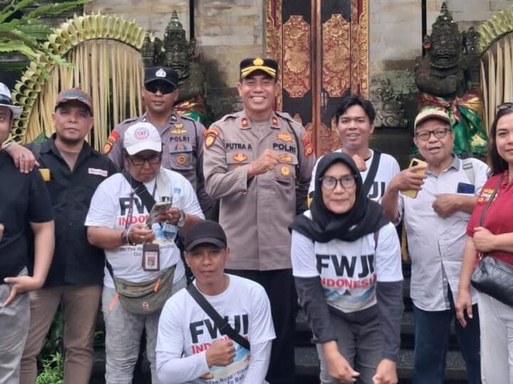 FWJI “Go To Bali” Kunjungi Puri Ubud, Kapolsek Ubud Berikan Apresiasi