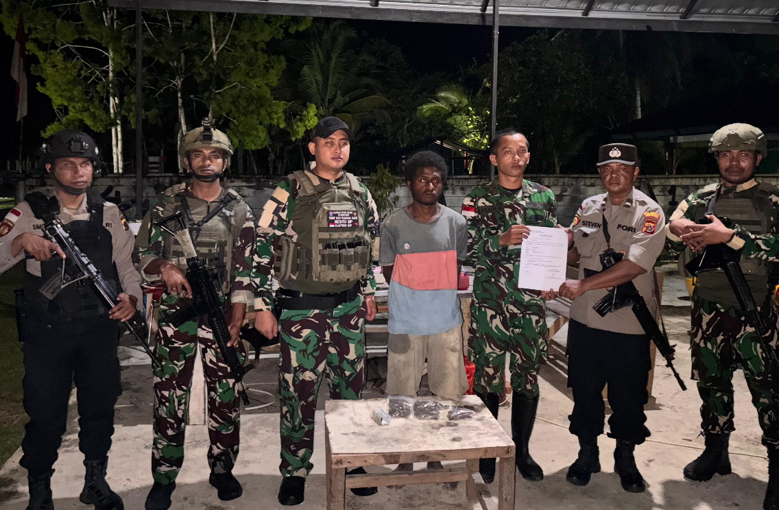 Ciptakan Wilayah Perbatasan Yang Aman, Satgas Pamtas RI-PNG Statis Yonif 643/Wns Gelar Sweeping