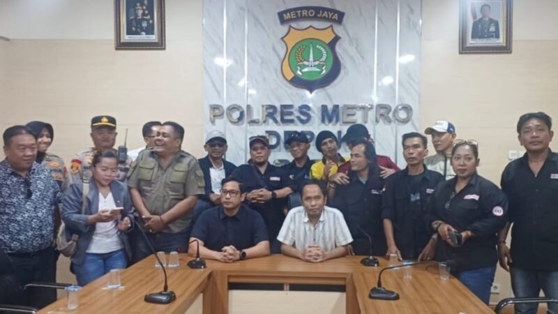 Aksi Masa Geruduk Polres Depok Suarakan Bongkar dan Tangkap Para Pengedar Obat Daftar G