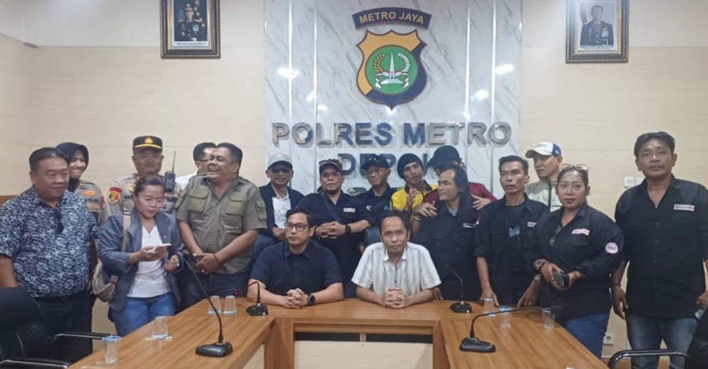 Aksi Masa Geruduk Polres Depok Suarakan Bongkar dan Tangkap Para Pengedar Obat Daftar G