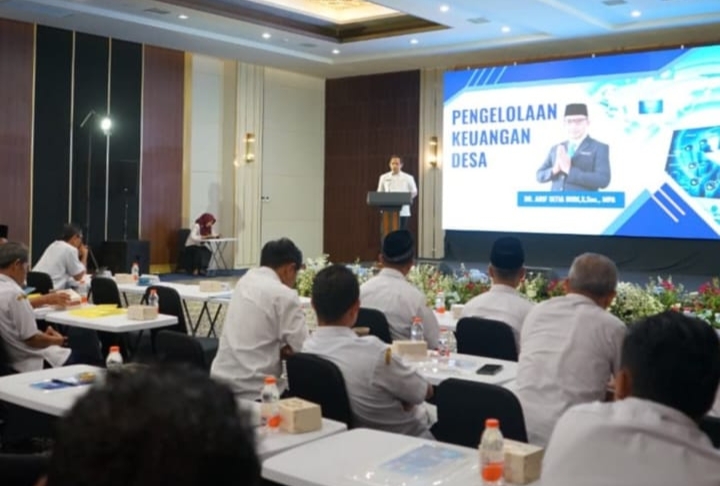 Ketua DPRD Pacitan Tekankan Disiplin dan Akuntabilitas Dalam Pengelolaan Keuangan Desa