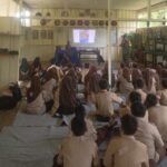 Tanamkan Rasa Cinta Tanah Air, Babinsa Koramil 1015-03/Mentawa Baru ketapang Berikan Materi Wasbang Bagi Anak Sekolah Menengah Pertama