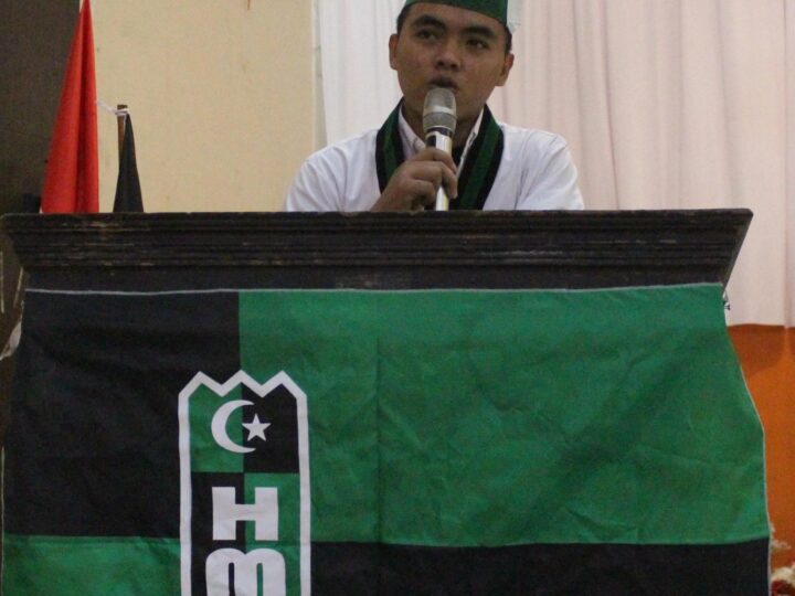 Badko HMI Jatim Angkat Bicara Terkait Pendakwah Elham Yahya Yang Viral Mencium Anak Kecil dan Meminta Aparat Bertindak Tegas.