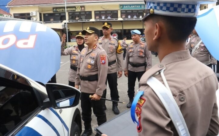 Polres Pelabuhan Tanjung Perak Surabaya Laksanakan Apel Gelar Pasukan Operasi Zebra Semeru 2025, Tekan Kecelakaan Lalin.