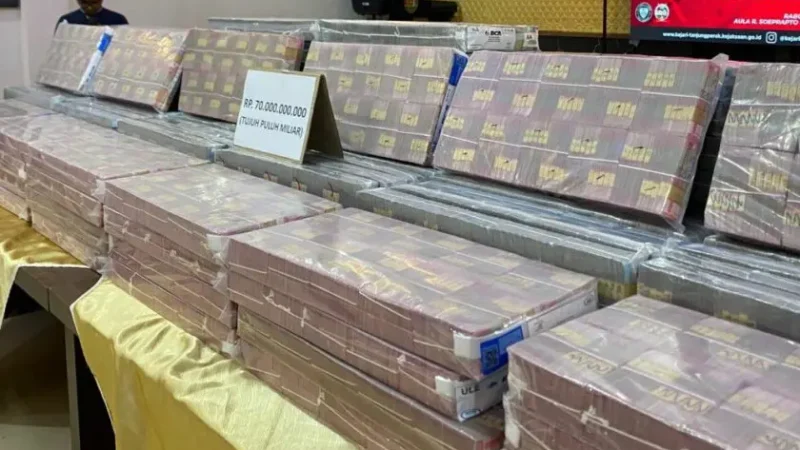 Uang Rp70 Miliar Hasil Korupsi Proyek Pelabuhan Diamankan Oleh Kejari Tanjung Perak Surabaya