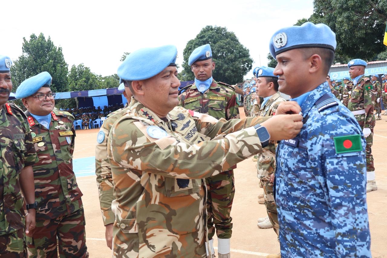 DFC MINUSCA Pimpin Upacara Medal Parade BANBAT-11 Dan BANMED-2/3 