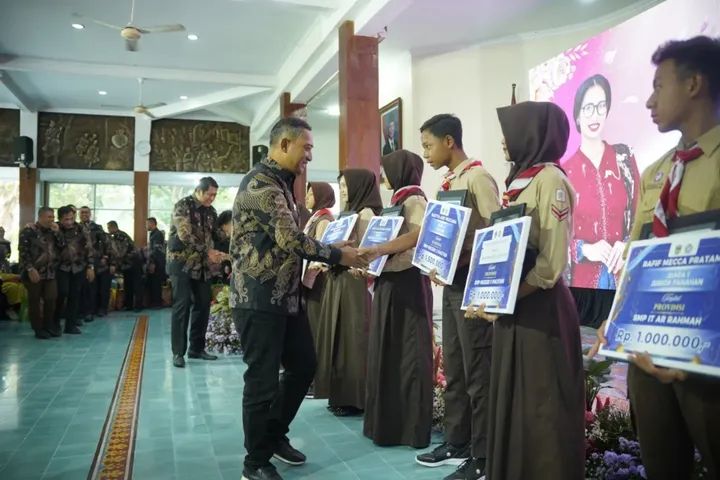 Bupati Pacitan Indrata Nur Bayuaji Saat Acara Peringatan Hari ibu ke-97 “Kaum Perempuan Merupakan Pilar Utama”