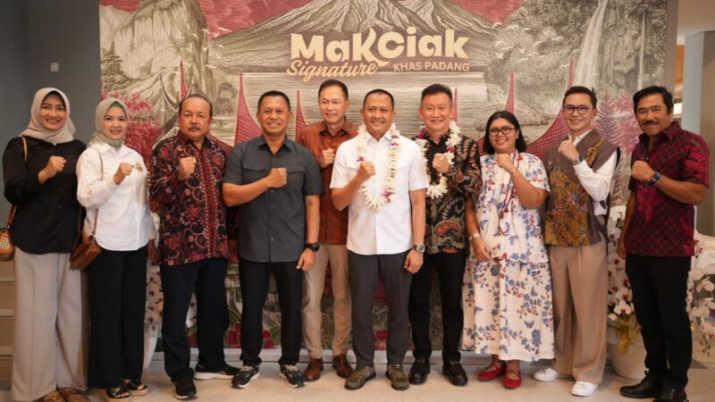Telah Dibuka Restoran MakCiak Signature Cijantung, Hadirkan Pengalaman Kuliner Khas Minangkabau yang Premium dan Otentik