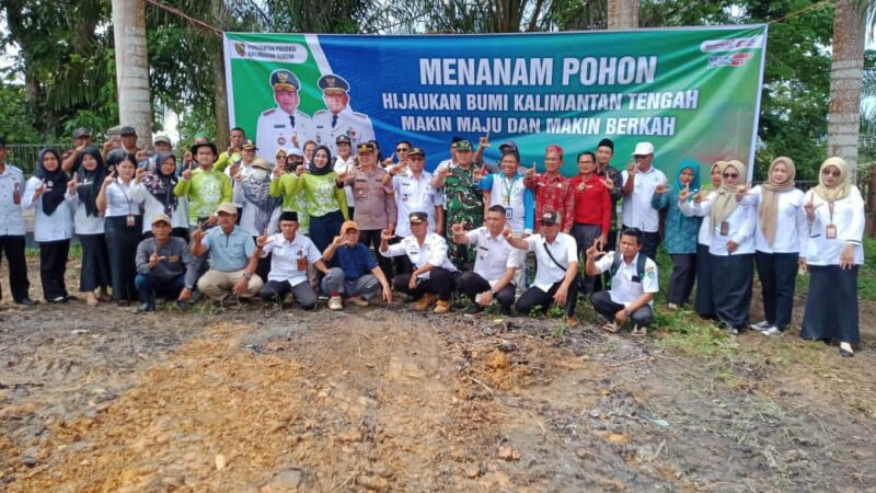 Dukung Program Pemerintah, Koramil 1015-08/Mentaya Hulu Ikuti Penanaman Pohon di Wilayah