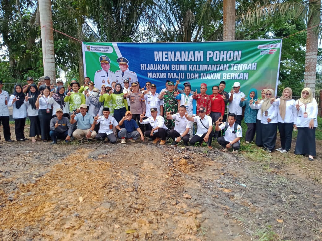 Dukung Program Pemerintah, Koramil 1015-08/Mentaya Hulu Ikuti Penanaman Pohon di Wilayah