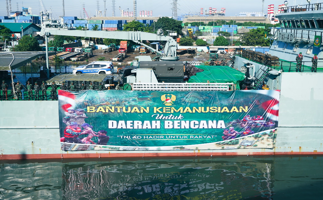 Lagi, TNI AD Berangkatkan Kapal ADRI LII, Angkut Jembatan Bailey dan Alat Berat ke Sumatera