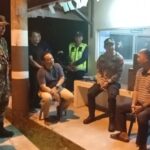 Pastikan Situasi Aman dan Kondusif, Babinsa Kodim 1016/Plk Adakan Pemantauan Pos Kamling di Wilayahnya