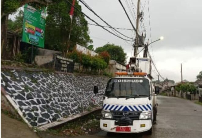 Penerangan Jalan Umum : Di Desa Batok Kembali Berfungsi Normal Menyala