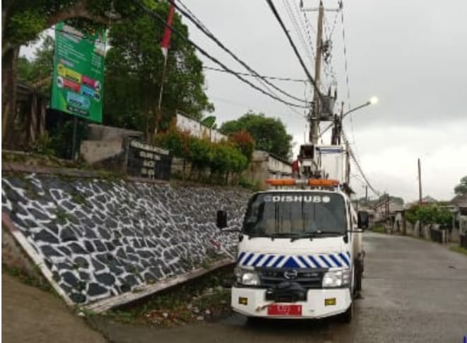 Penerangan Jalan Umum : Di Desa Batok Kembali Berfungsi Normal Menyala