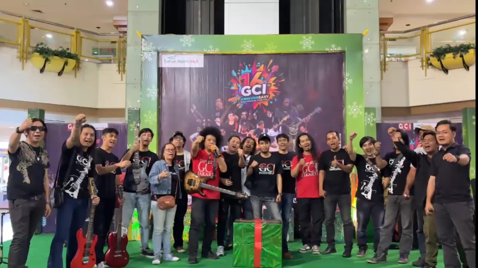 Anniversary GCI Ke-16 di Taman Palem Mall Sukses Digelar, Puluhan Pemain Gitar Dari Berbagai Daerah Hadir