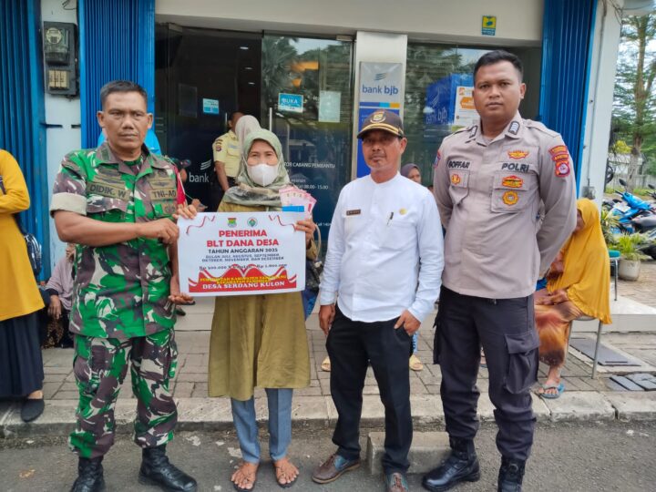 Pembagian BLT Dana Desa 2025 Desa Serdang Kulon Berjalan Lancar di Bank BJB Citra Raya
