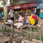 Babinsa Koramil 1015-12/Seruyan Tengah Komsos Dengan Warga Dan Pantau Wilayah Binaan