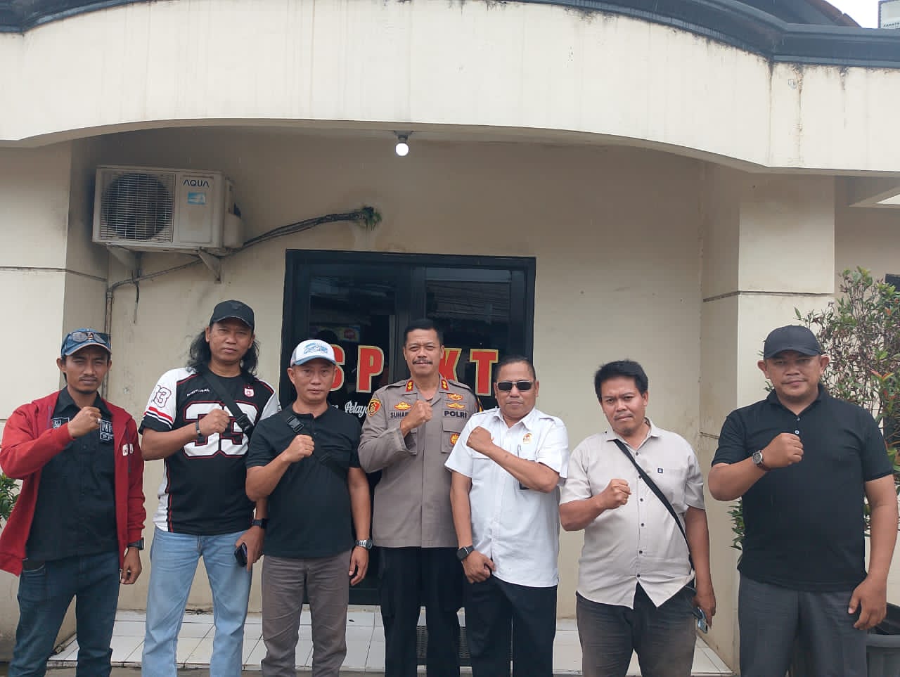 Ketua FWJI Korwil Bogor Ucapkan Selamat Ulang Tahun ke-58 Kepada Kapolsek Parung Panjang