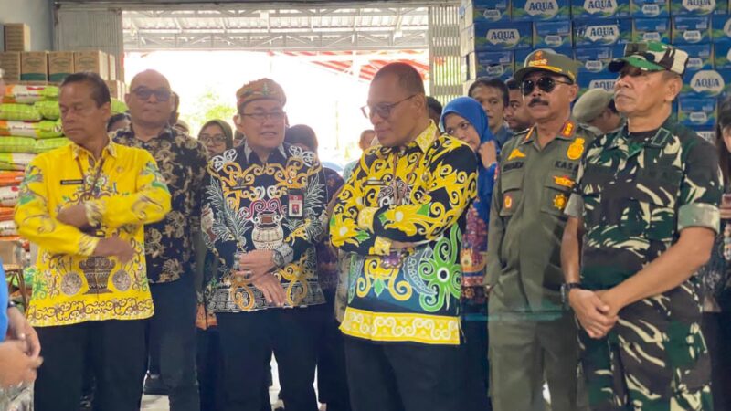 Pabung Kab. Seruyan Kodim 1015/Spt Dampingi Pemantauan Harga Sembako Jelang Natal dan Tahun Baru.