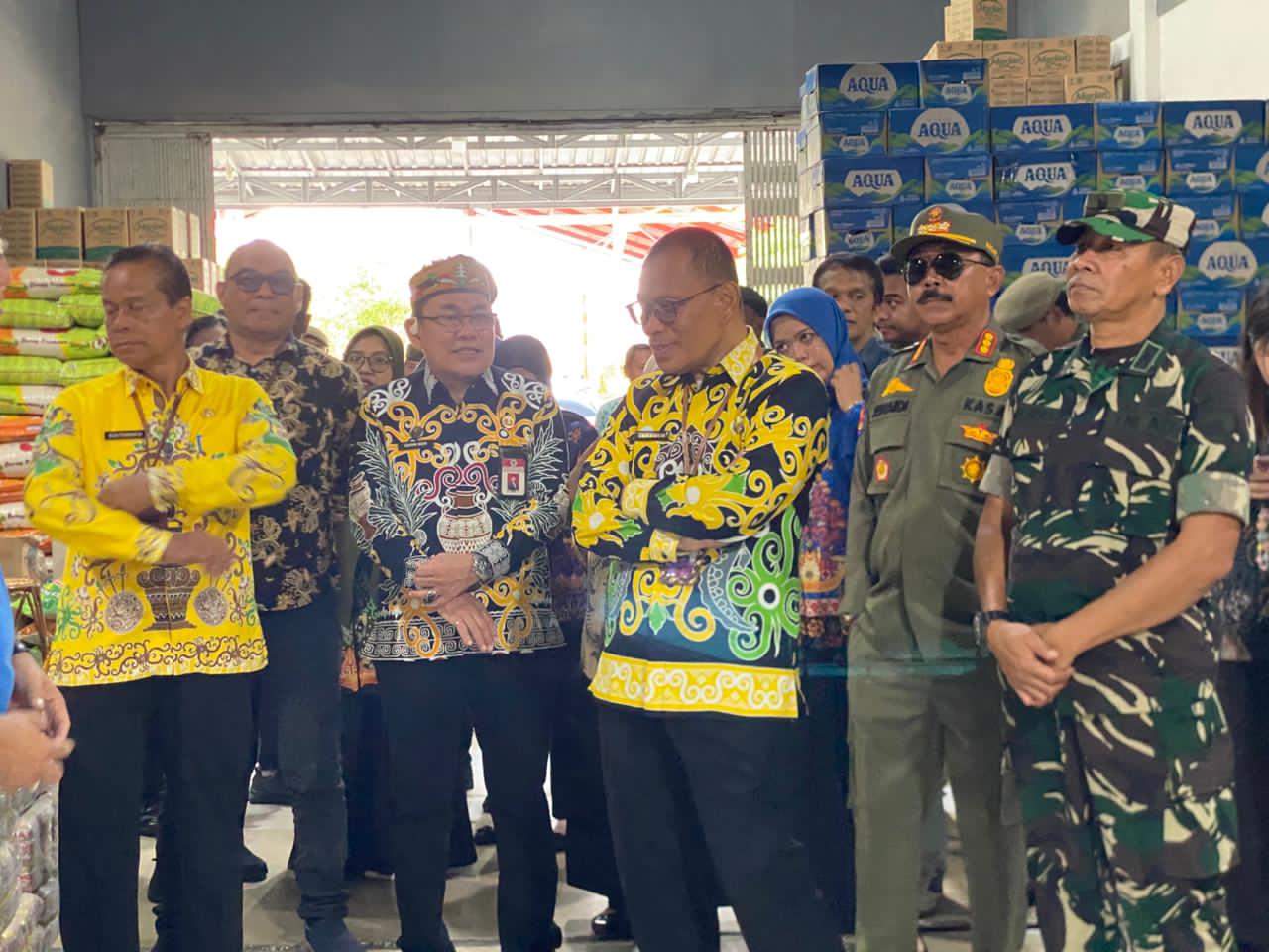 Pabung Kab. Seruyan Kodim 1015/Spt Dampingi Pemantauan Harga Sembako Jelang Natal dan Tahun Baru.