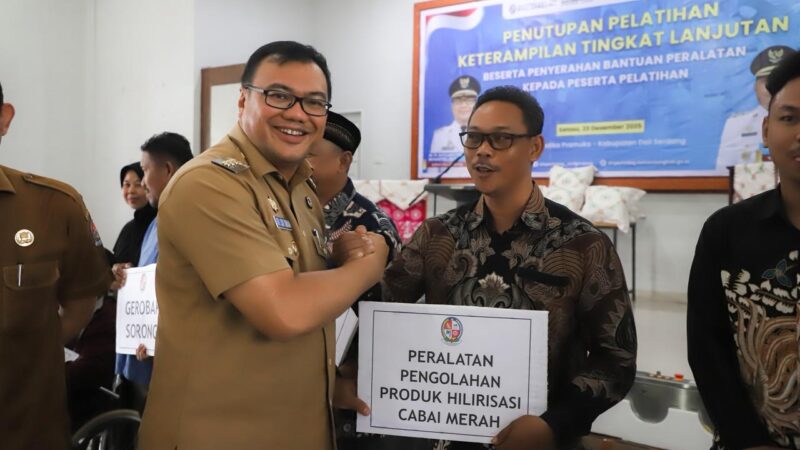 Penutupan Pelatihan Keterampilan Disperindag Deli Serdang, Bupati ”Wirausahawan Baru Harus Bertambah”