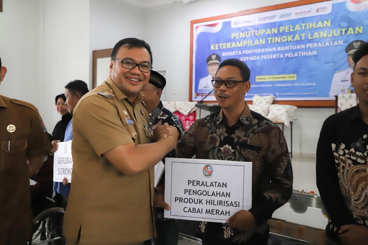 Penutupan Pelatihan Keterampilan Disperindag Deli Serdang, Bupati ”Wirausahawan Baru Harus Bertambah”