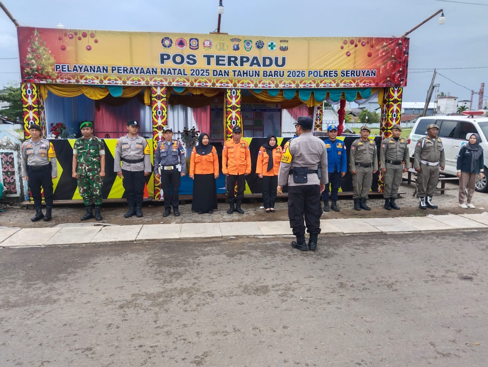 Personil Kodim 1015/Sampit Laksanakan Pengamanan di Sejumlah Pos Jaga Terpadu Nataru