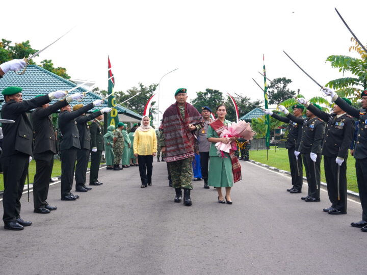 Penyambutan Pangdam I/BB dan Ketua Persit KCK Daerah I/BB di Makodam I/BB