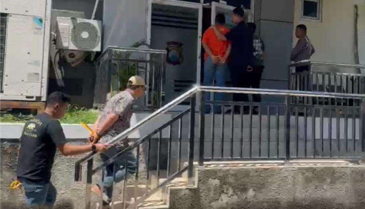 Buntut Aplikasi Matel Sebar Data Nasabah di Gresik, 2 Orang Diamankan Polres.