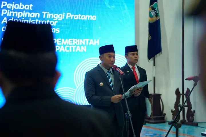 Pejabat Pimpinan Tinggi Pratama Administrator Dan Pengawas Lingkup Pemkab Pacitan Dilantik Bupati Indrata Nur Bayuaji