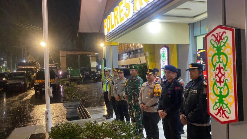 Ciptakan Rasa Aman Di Malam Pergantian Tahun, Kodim 1015/Sampit Bersama Polres Kotim Laksanakan Patroli di Wilayah