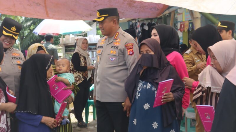 Kapolresta Tangerang dan Ketua Bhayangkari Salurkan Bantuan Untuk Korban Tanah Longsor di Cisoka