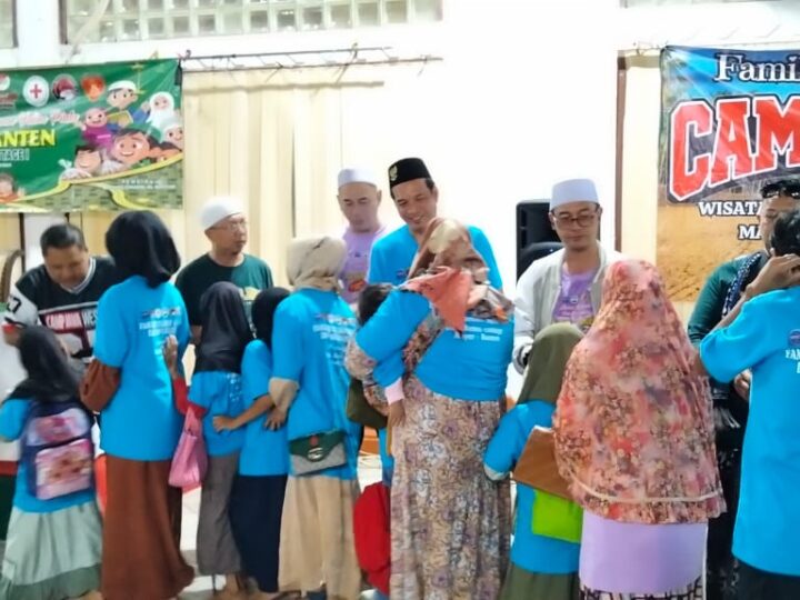 Yayasan ALFAKIR dan Alumni STM Camp Java, Wisata Religi ke Masjid Agung Banten Diikuti dengan Santunan Anak Yatim