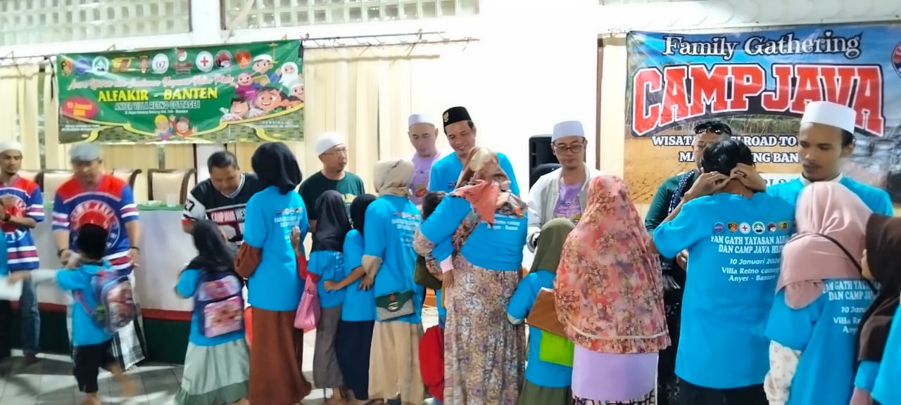 Yayasan ALFAKIR dan Alumni STM Camp Java, Wisata Religi ke Masjid Agung Banten Diikuti dengan Santunan Anak Yatim