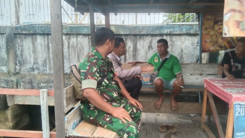 Babinsa Koramil 1015-03/Mentawa Baru Ketapang Ciptakan Keakraban dengan Warga Binaan Melalui Komsos
