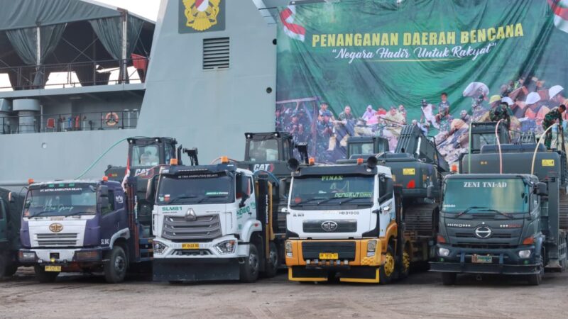 Almatzi Bantuan Kasad Untuk Penanganan Bencana Sumut Tiba di Pelabuhan Belawan