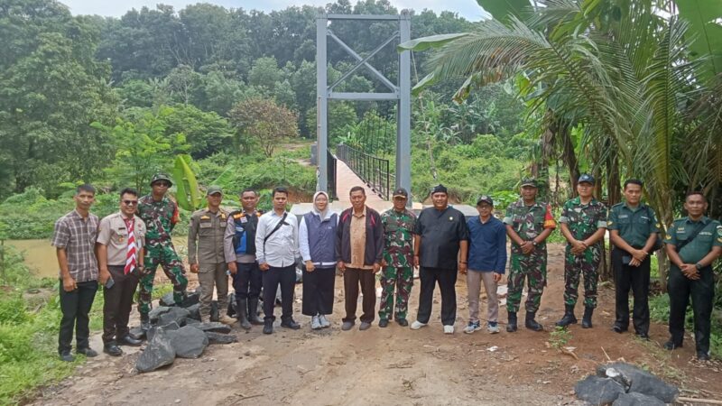 Korem 061/Surya Kencana Bogor Serah Terima Jembatan Penghubung Antar Desa di Parung Panjang