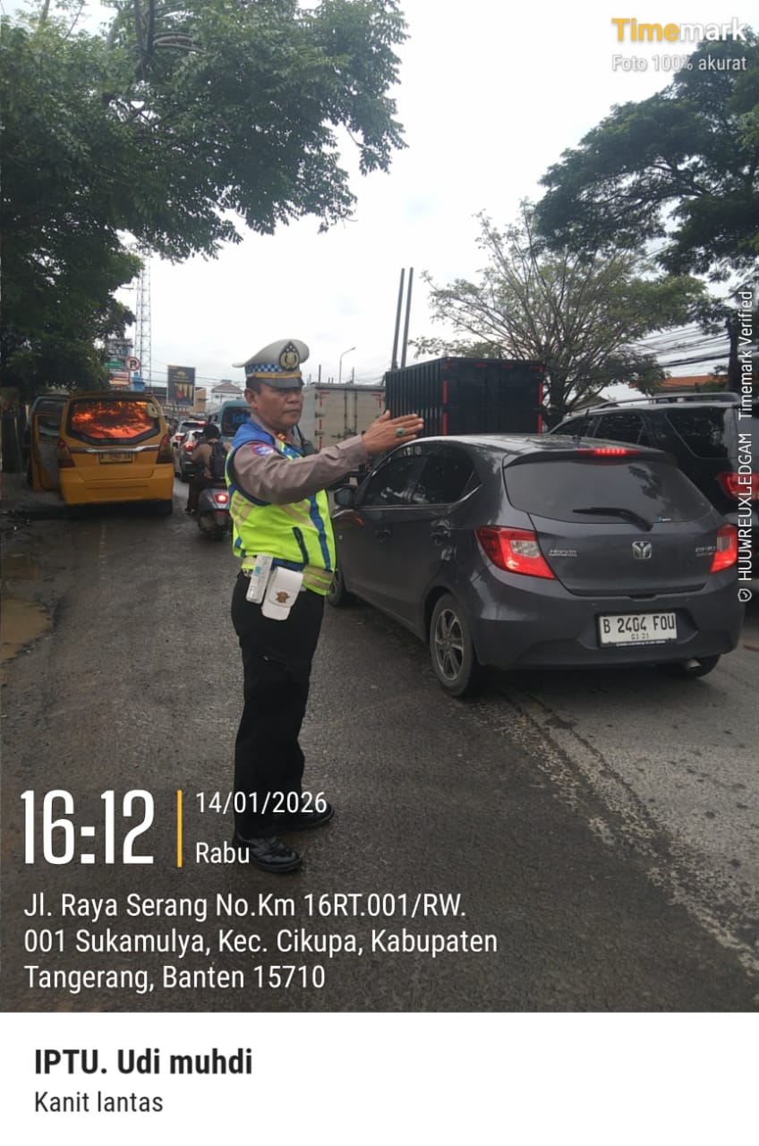 Polsek Cikupa Laksanakan PECAK Strong Point Sore Hari, Antisipasi Kemacetan dan Laka Lantas