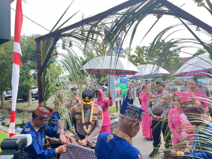 Komandan Kodim 1015/Sampit Hadiri Pisah Sambut Kapolres Seruyan di Mapolres Seruyan.