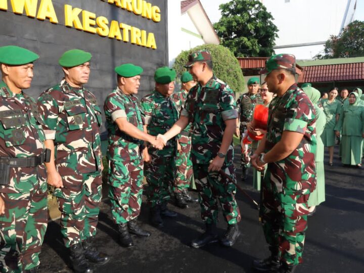 Pangdam l/BB dan Ketua Persit KCK Daerah l/BB Kungker ke Kodim 0201/Medan