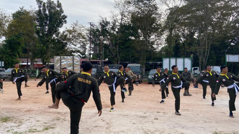 Tingkatkan Kemampuan dan Ketangkasan Prajurit, Kodim 1015/Sampit Gelar Latihan Pencak Silat Militer