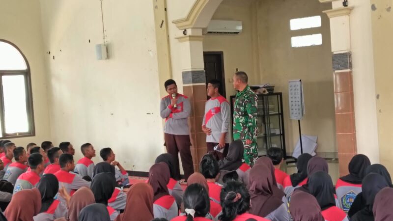 Bangun Karakter Siswa, Perwira Sandi Kodim 1015/Sampit Berikan Materi Wasbang Di SMKN 1 Sampit