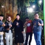 Tim Paralegal Dragon Law Firm Gelar Perjalanan Religi Malam Hari ke Makam Ki Demang Lancar, Pandeglang