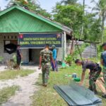 Wujud Kepedulian, Babinsa Kodim 1016/Palangka Raya Bantu Warga Rehab Rumah